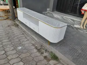 1,80cm በኢፖክሲ የተሰራ ቲቪ እስታንድ