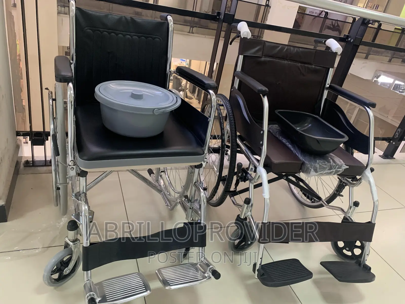 Bucket Commode Wheelchair/Wheelchair/Wheelchair/Wheelchair