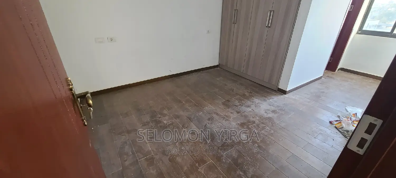 3bdrm Apartment in Adis Abba, Bole for sale