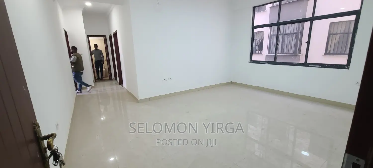 3bdrm Apartment in Adis Abba, Bole for sale