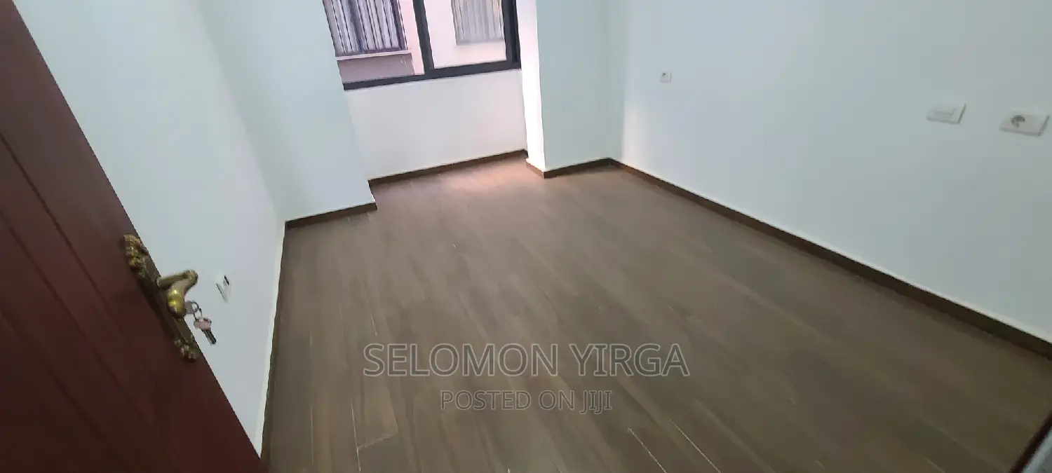 3bdrm Apartment in Adis Abba, Bole for sale