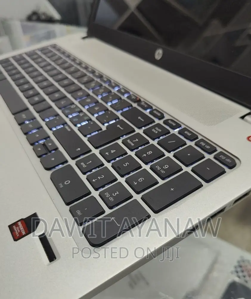 New Laptop HP 8GB AMD A8 HDD 1T