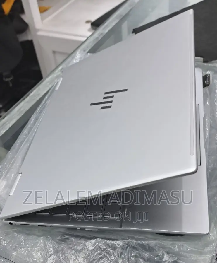 New Laptop HP Envy X360 8GB Intel Core I7 SSD 512GB