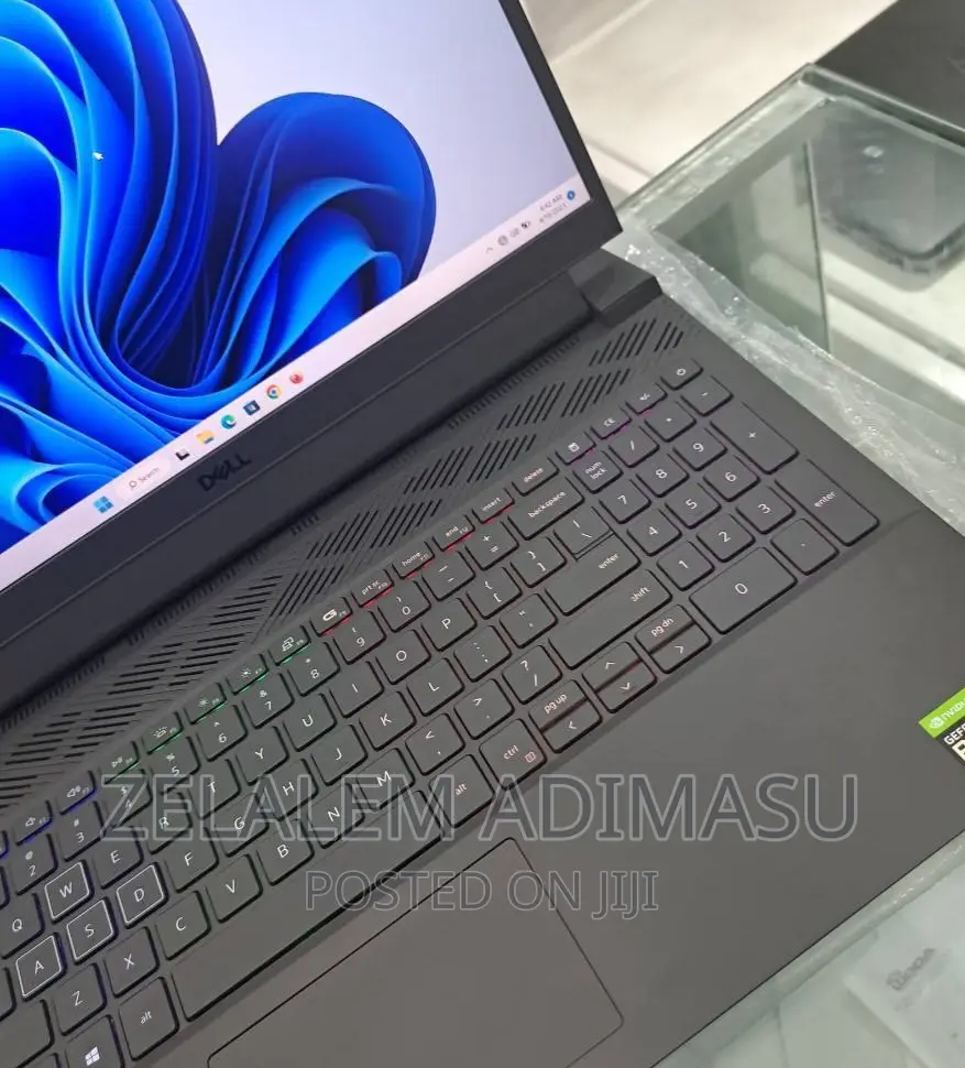 New Laptop Dell G15 5511 16GB Intel Core I7 SSD 512GB