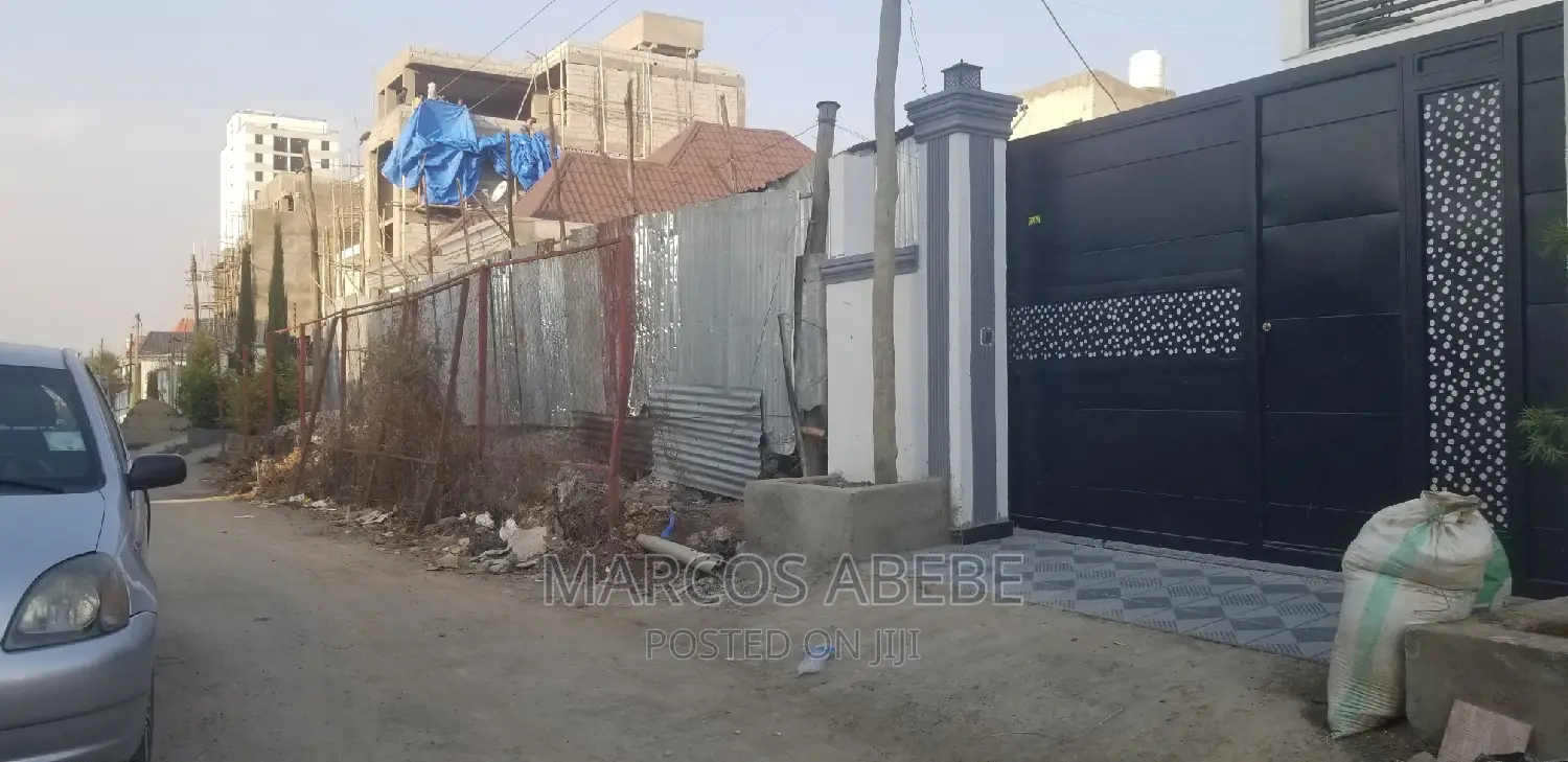 የ ሚሸጥ ቦታ አያት አፍሮፅሆን ኮፓውንድ ወስጥ (Land for Sale)