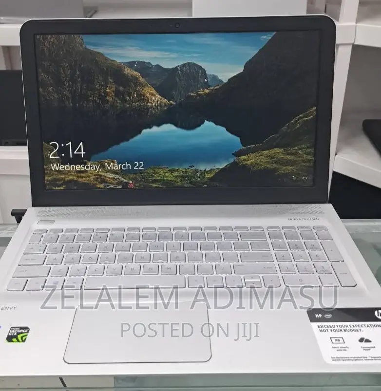 New Laptop HP Envy X360 8GB AMD Ryzen 5 SSD 128GB