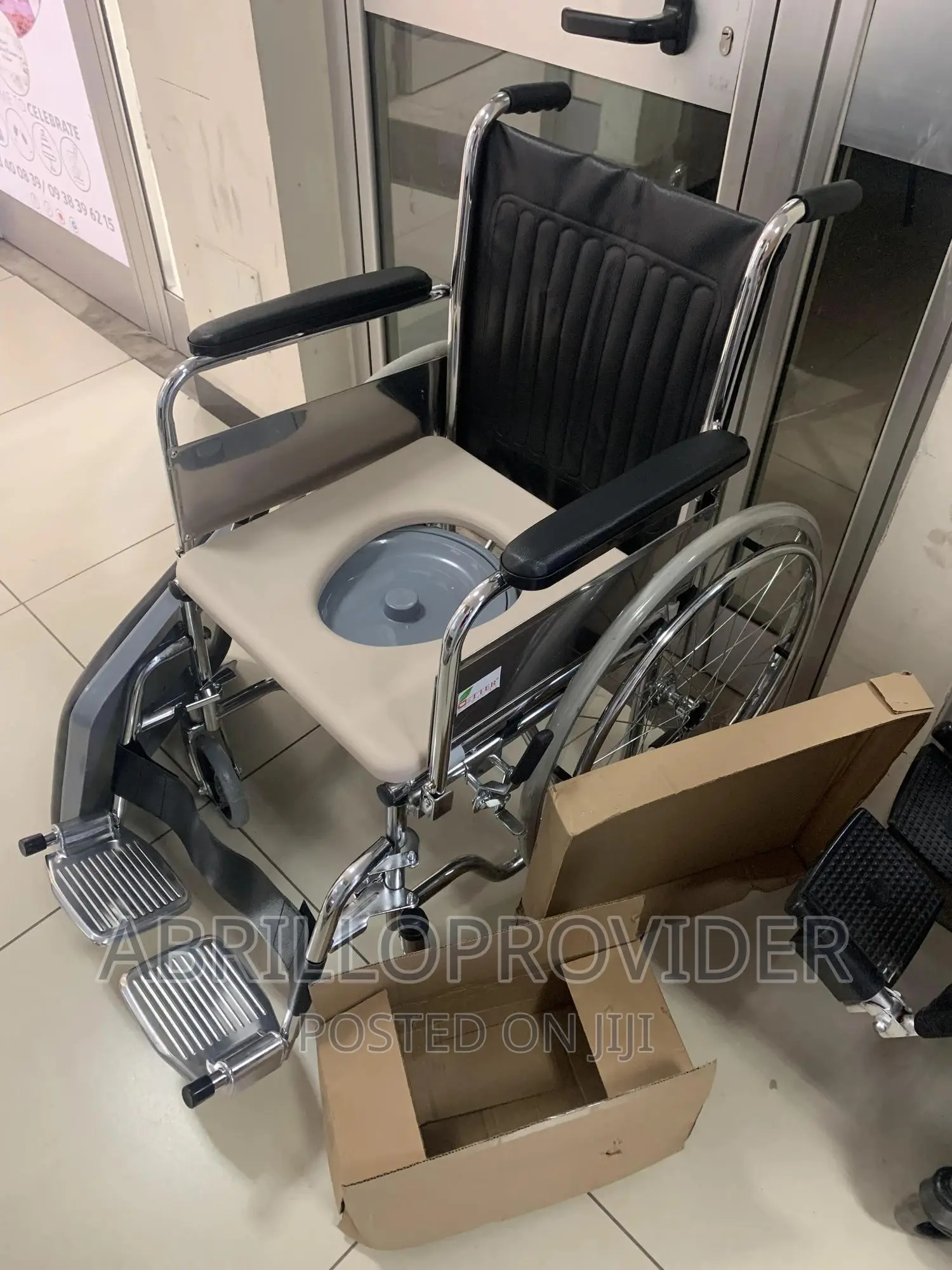 Toilet Chair Adopts PU Covering Wheelchairs/Wheelchair