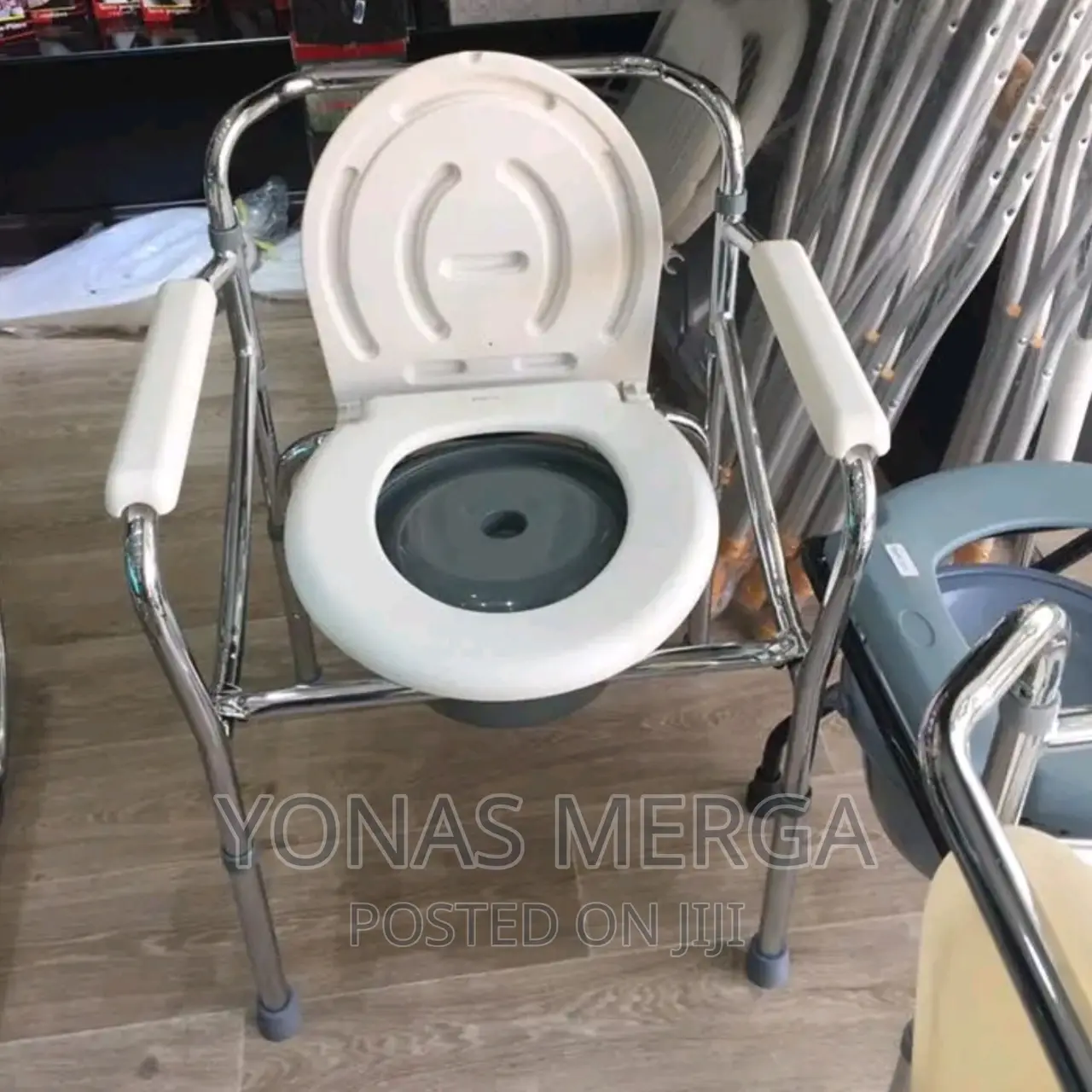 Popo Chair Deluxe Fold Commode|Camping World/Commode Chair