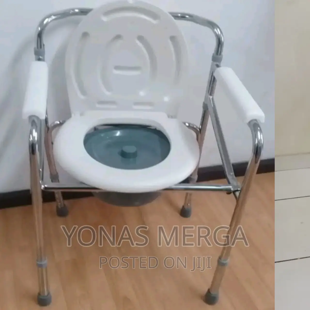 Toilet መቀመጫ Carex Health Brands Deluxe Folding Commode