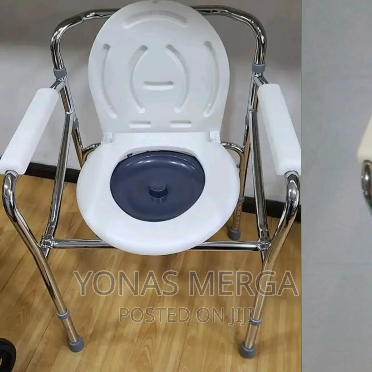 Medical Medpro Homecare Commode Chair With Adjustable Height