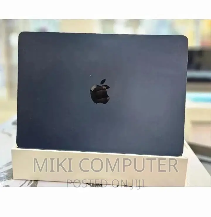 New Laptop Apple MacBook Air 2022 M2 8GB Intel SSD 256GB