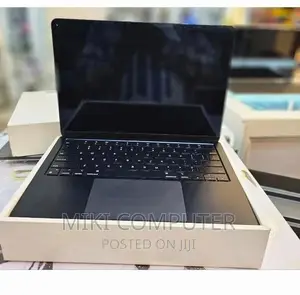 New Laptop Apple MacBook Air 2022 M2 8GB Intel SSD 256GB