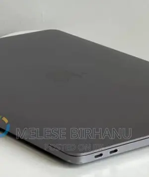 New Laptop Apple MacBook 2017 8GB Intel Core i5 SSD 256GB