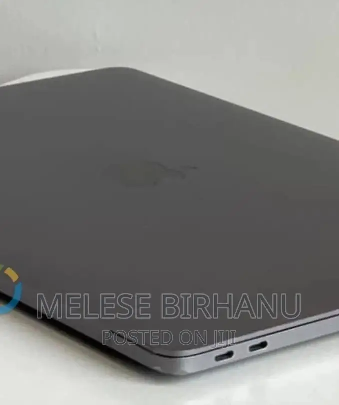 New Laptop Apple MacBook 2017 8GB Intel Core i5 SSD 256GB