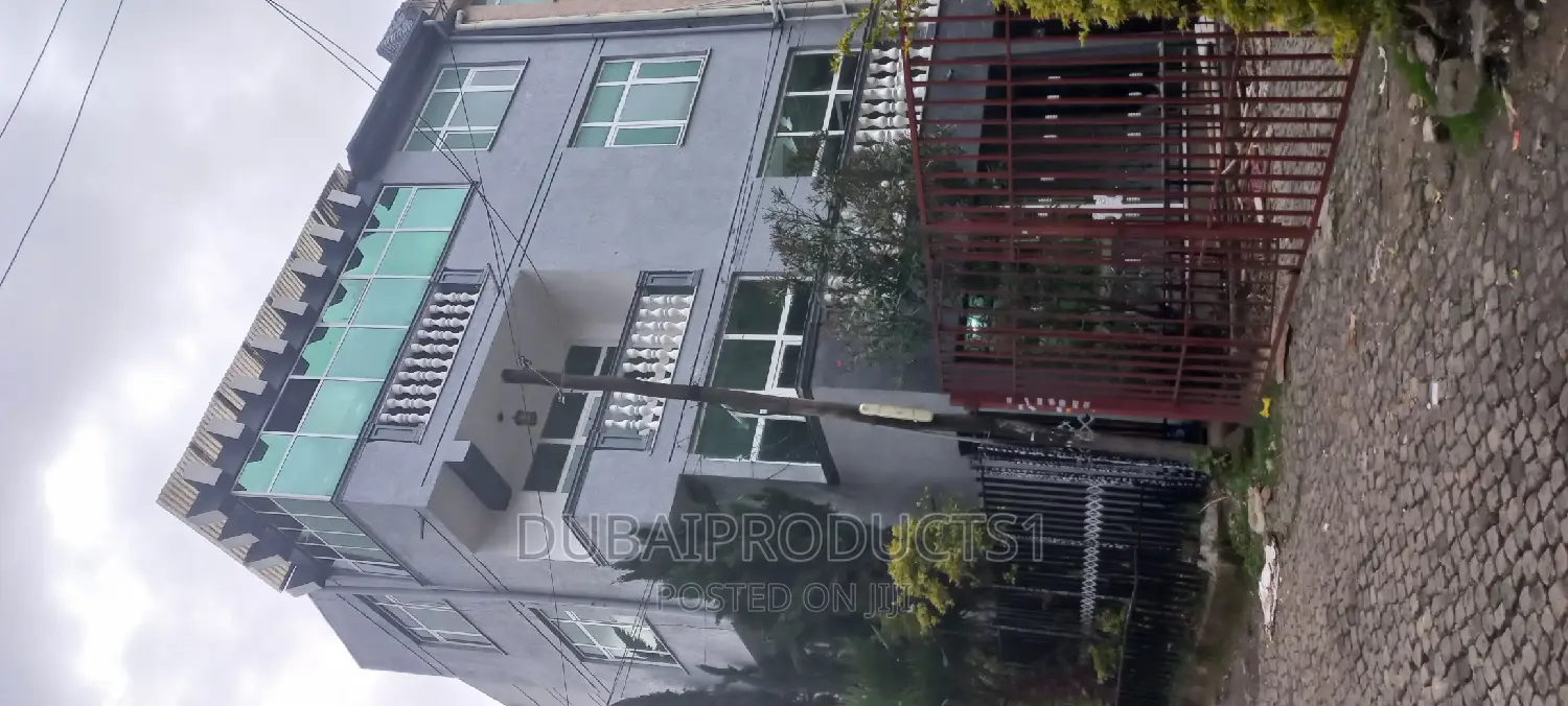 Furnished 3bdrm House in ሜዳ መስጊድ, Kolfe Keranio for rent