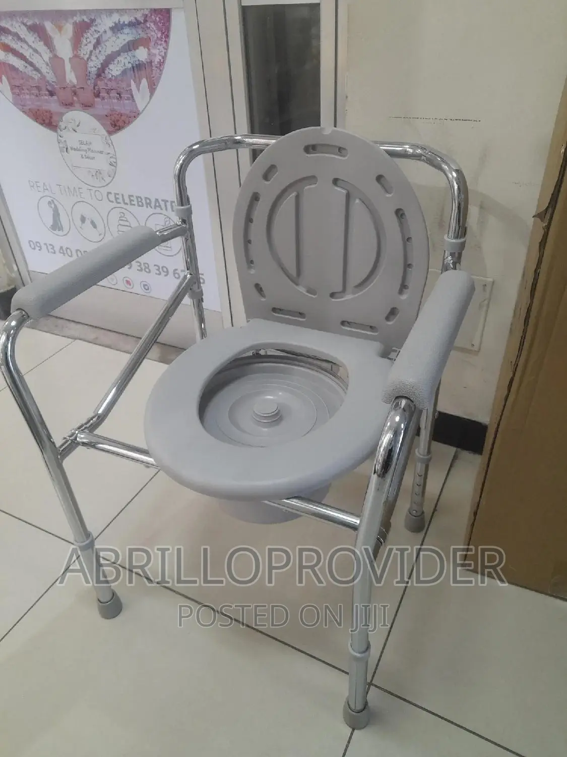 Adjustable Commode Chair/Folding Chair/Commode Chair/