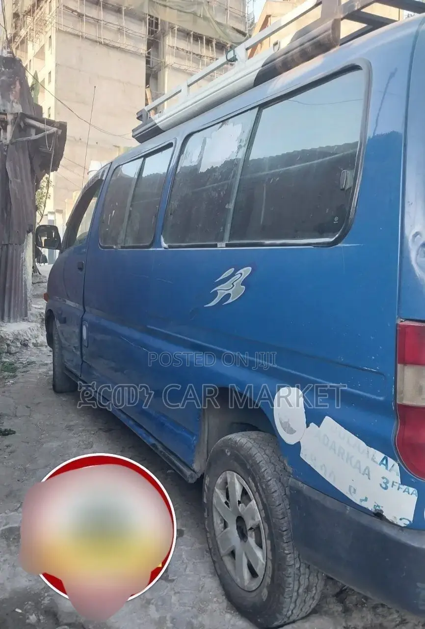 Toyota HiAce 2001 Blue