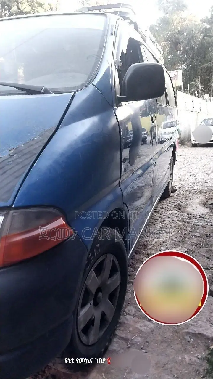 Toyota HiAce 2001 Blue