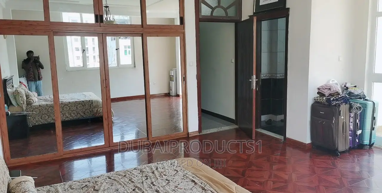 Furnished 3bdrm House in ሜዳ መስጊድ, Kolfe Keranio for rent