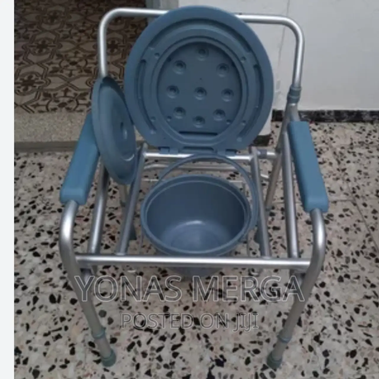 Commode Medical Handicap Toilet Seat With Handles and Bucket