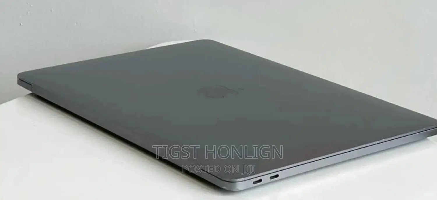 New Laptop Apple MacBook Pro 2017 8GB Intel Core i5 SSD 256GB