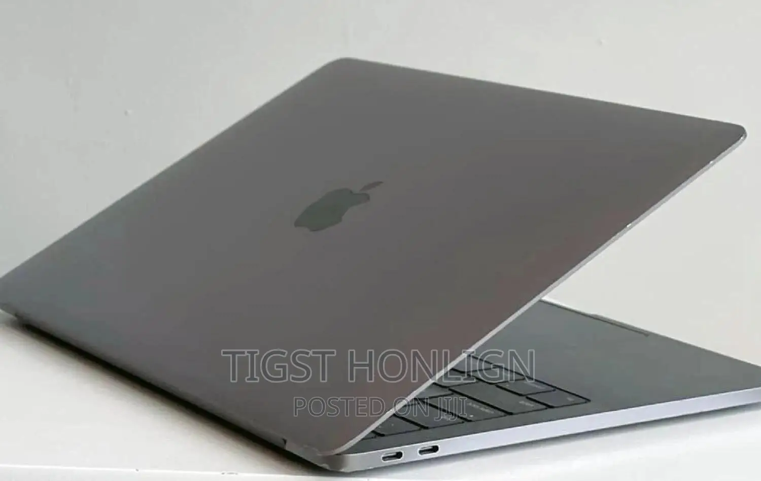 New Laptop Apple MacBook Pro 2017 8GB Intel Core i5 SSD 256GB