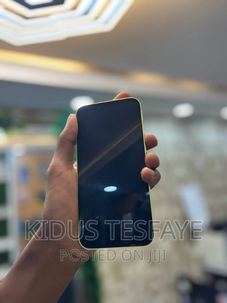 New Apple iPhone 14 128 GB Yellow