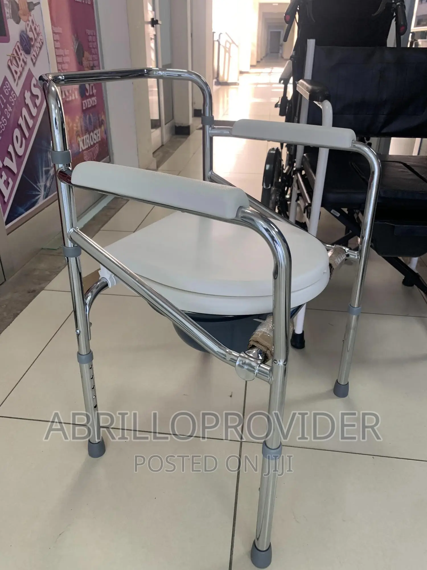 Heavy Duty Bedside Commode Chair With Drop-Arm (For Easy Tra