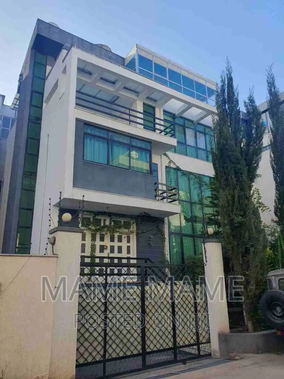 7bdrm House in Addis Abeba, Bole for sale