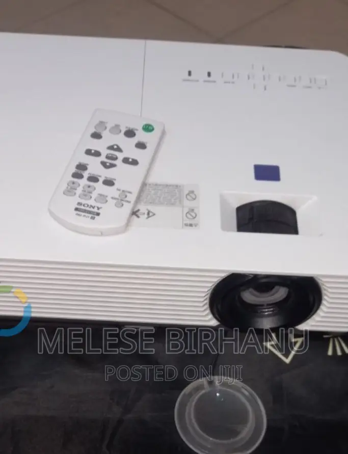 New Sony VPL-Dx221 Projector