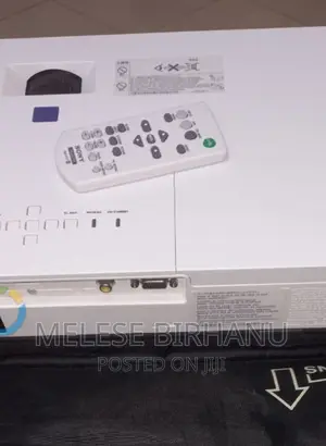 New Sony VPL-Dx221 Projector