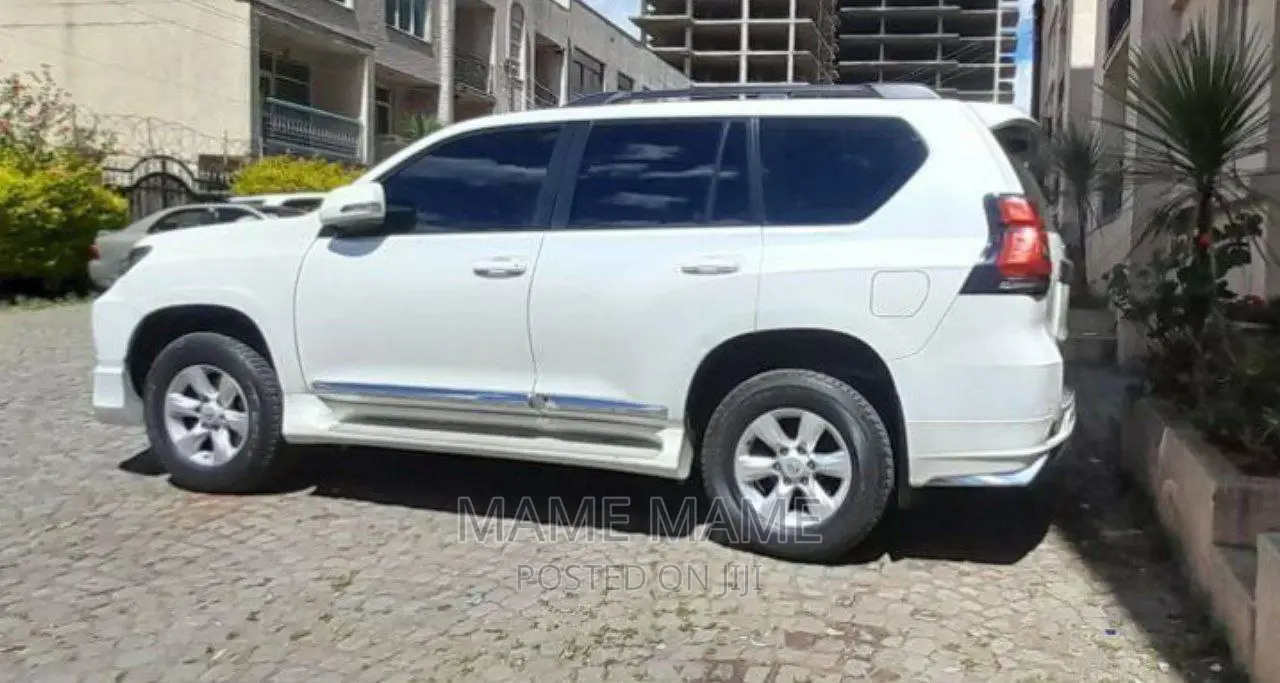 Toyota Land Cruiser 2023 White