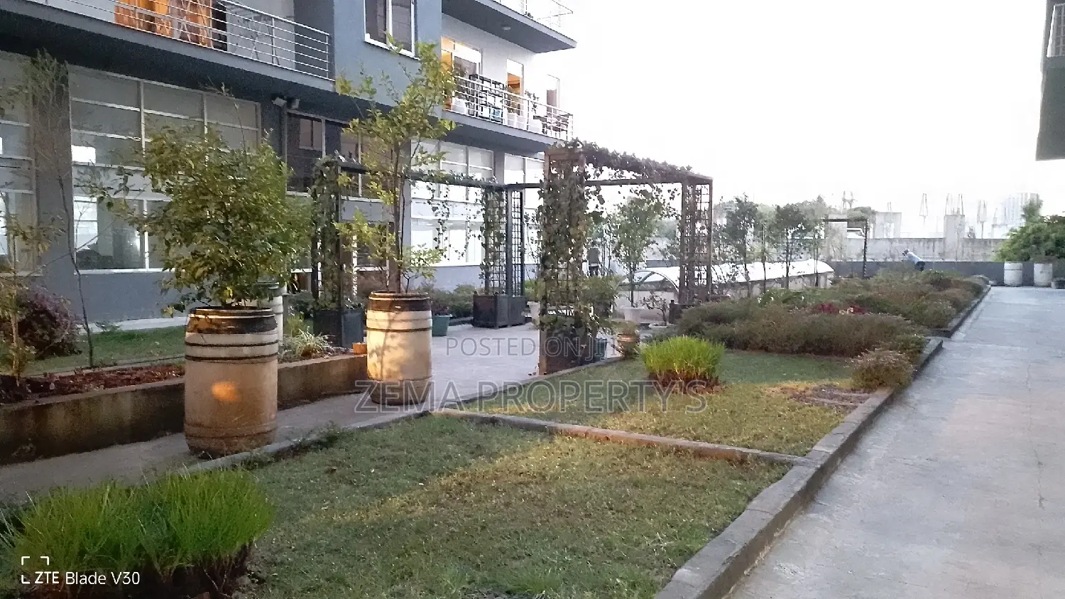 3bdrm Apartment in Zema, Bole for rent