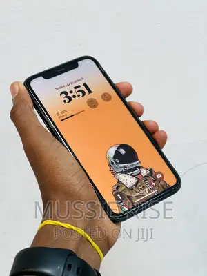 Photo - Apple iPhone 11 64 GB Black