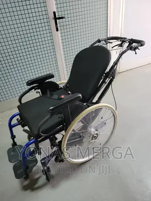 Home /Wheelchair/Wheelchairs/Aktiv-Uk X5 Lmodular Wheelchair