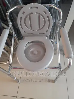Photo - አዲስ የሚታጥብ Commode Chair/Toilet Chair/Folding Chair