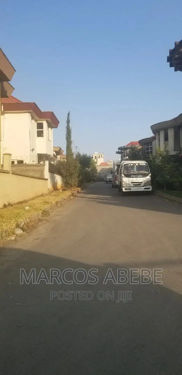 የ ሚሸጥ ቦታ አያት አፍሮፅሆን ኮፓውንድ ወስጥ (Land for Sale)