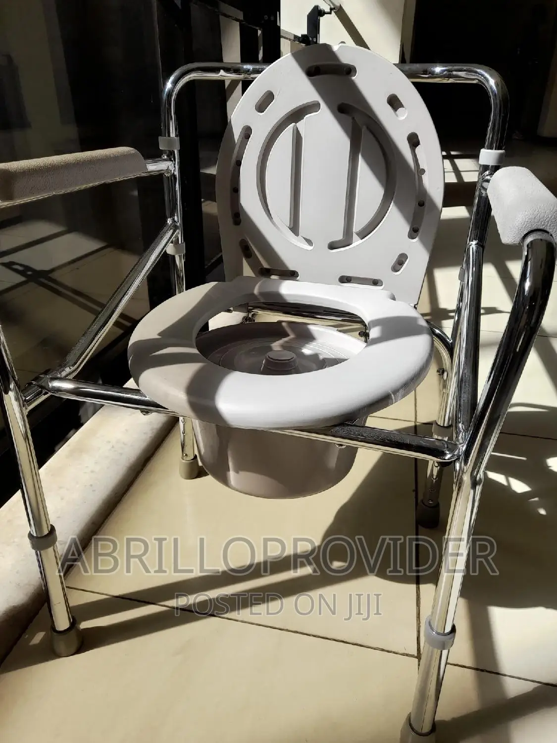 አዲስ Commode Chair/Flexible Folding Chair/Toilet Chair/