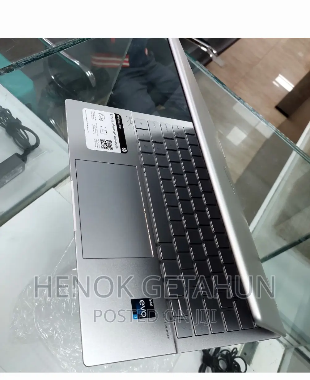 New Laptop HP Envy X360 8GB Intel Core I7 SSD 512GB