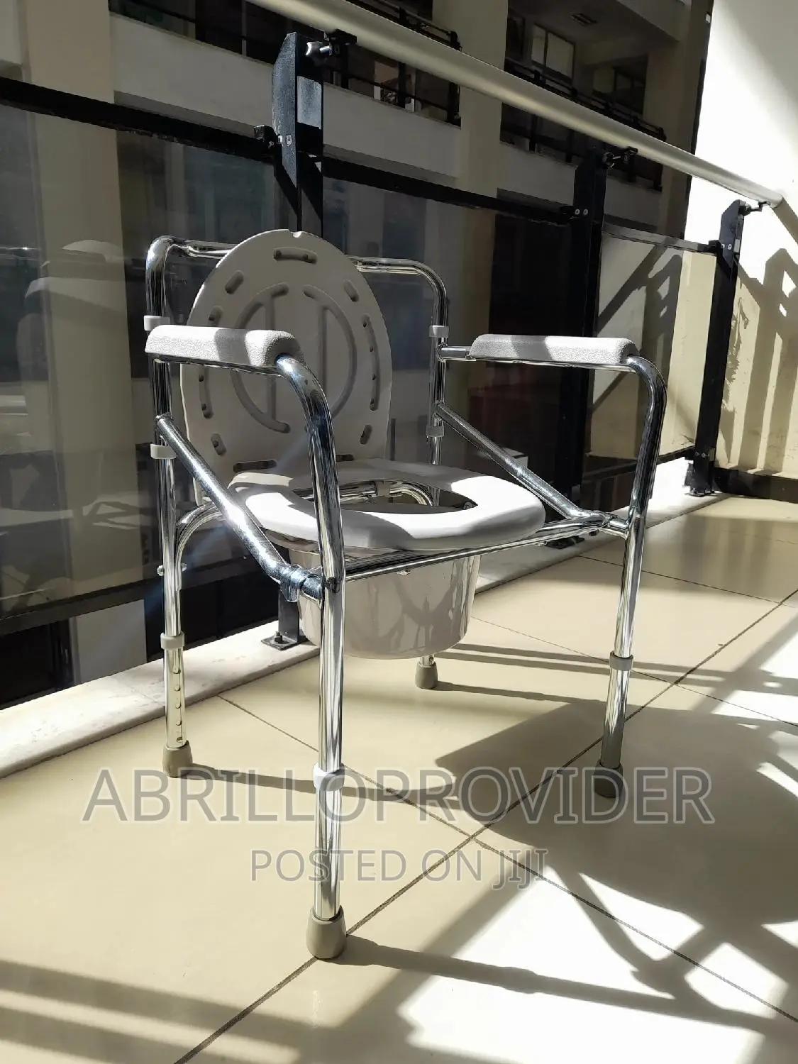 150kg Capacity Loading Commode Chair/Folding Chair