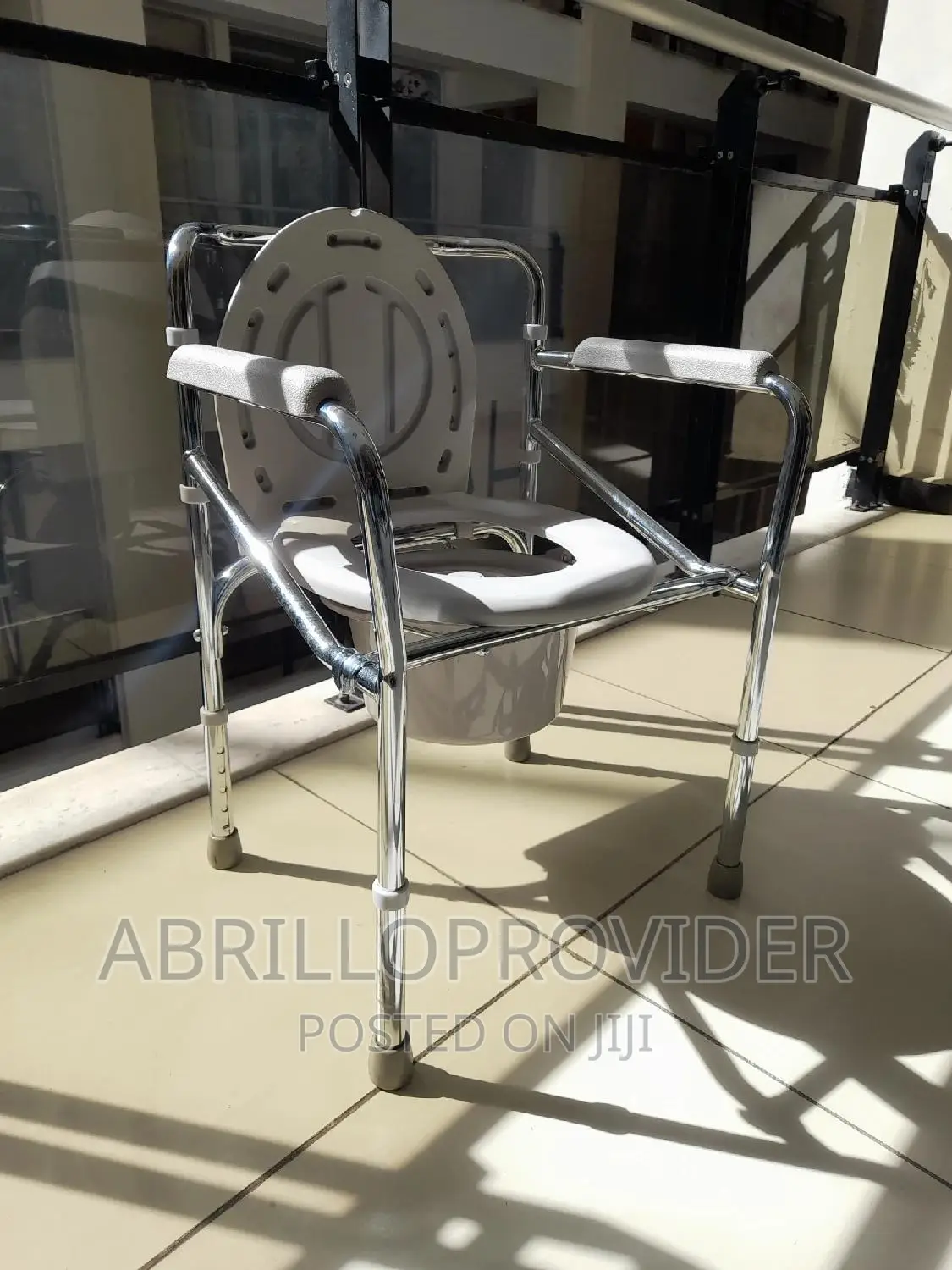 150kg Capacity Toilet Chair/Commode Chair/Commode Chair