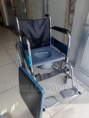 Used Commode Wheelchair/Toilet Wheelchair/Wheelchair
