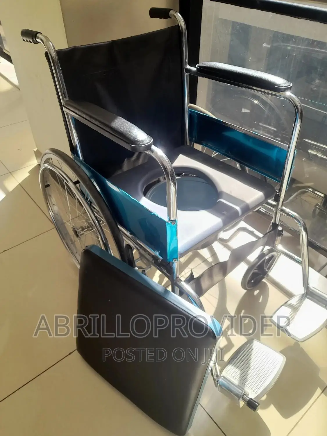 Allmost New Commode Wheelchair/Wheelchair/Wheelchair/