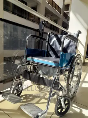 Slightly Used Commode Wheelchair/Wheelchair/Wheelchair