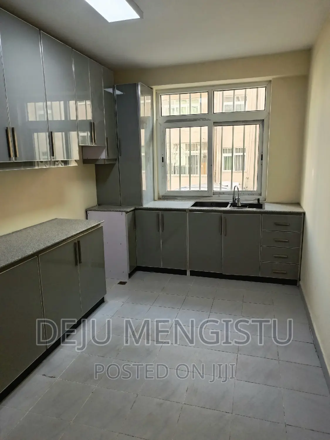 4bdrm Apartment in ፍየሌ ቤት, Bole for rent