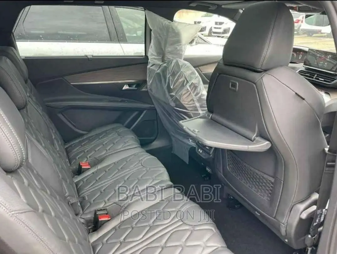 New Peugeot 5008 2023 White