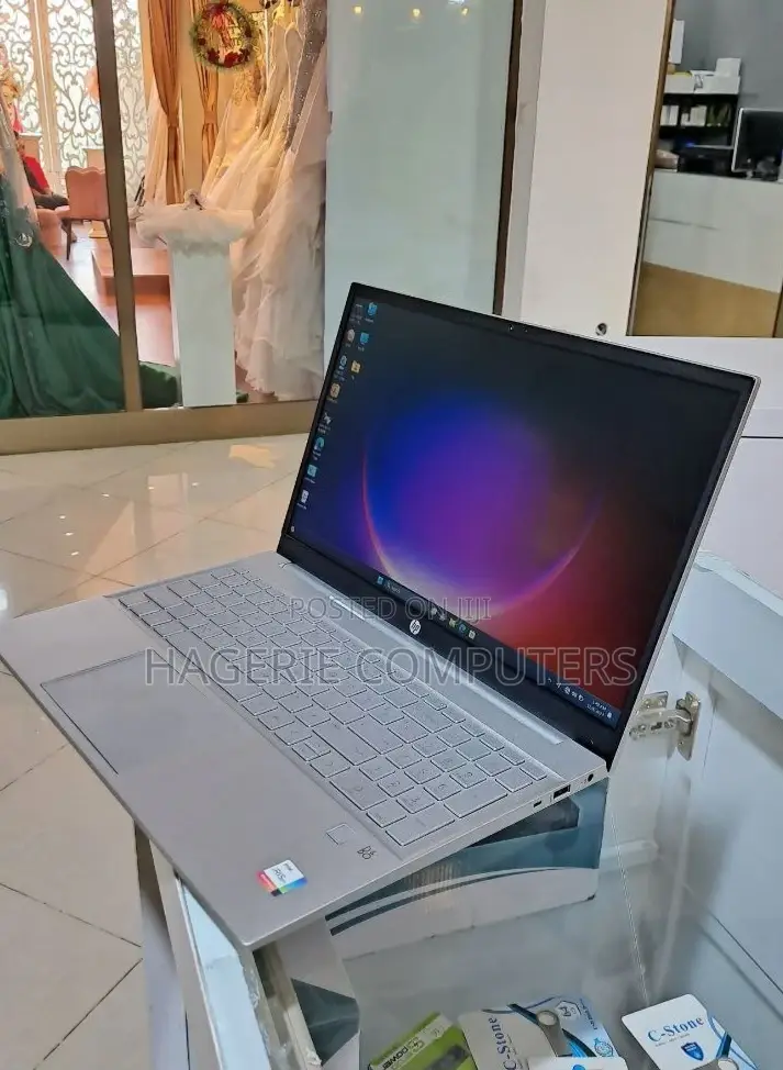 New Laptop HP Pavilion 15z 16GB Intel Core I7 SSD 512GB