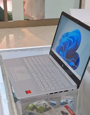 New Laptop HP Stream Notebook 8GB Intel Core I5 HDD 1T