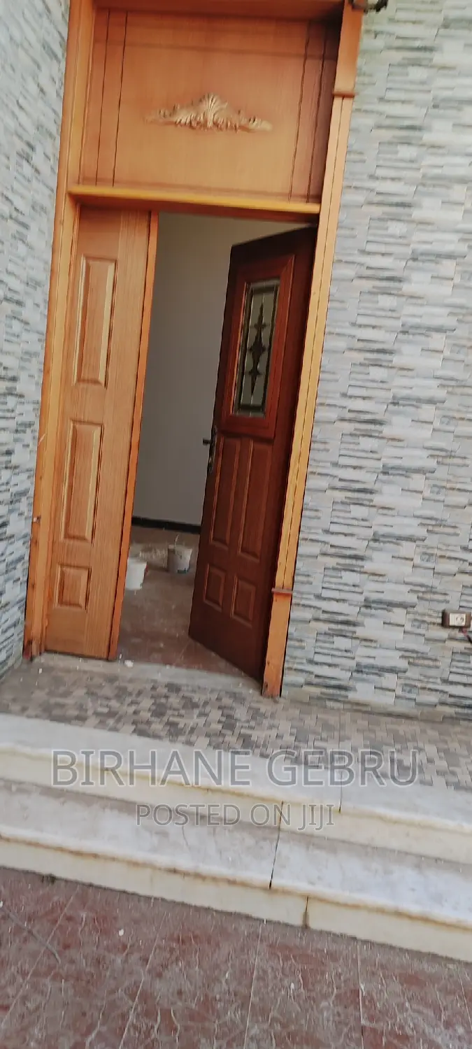 3bdrm Villa in Vila, Bole for rent