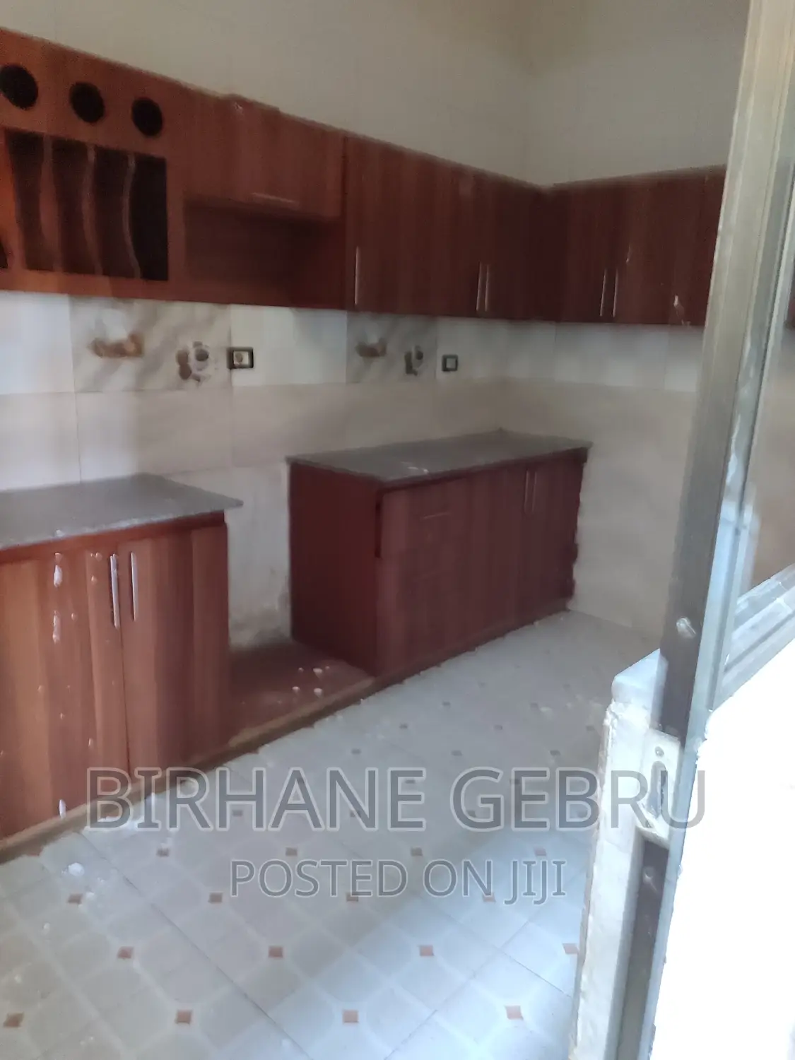 3bdrm Villa in Vila, Bole for rent